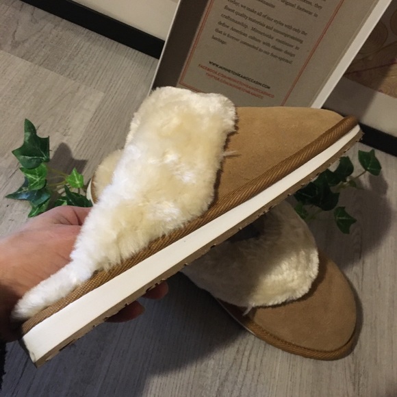 🐻Minnetonka Furry Slipper Slides🐻 - Picture 2 of 8